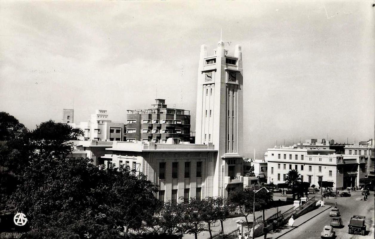 Mostaganem 511- Hotel de ville et banque de l'(Algerie COLLECTION DES AMIS DE ND DE SANTA CRUZ.jpg